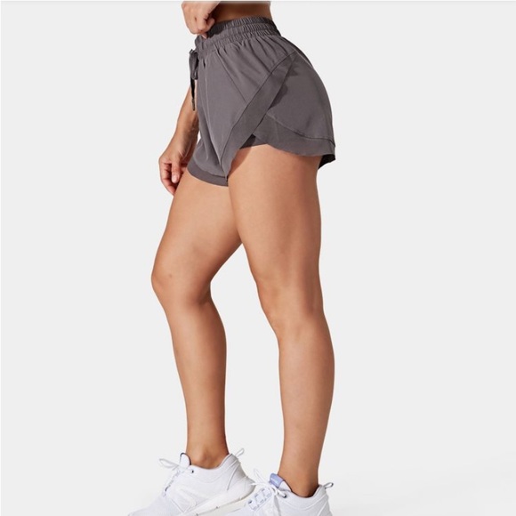 NWT HALARA DRAWSTRING MESH SHORTS - Picture 2 of 3